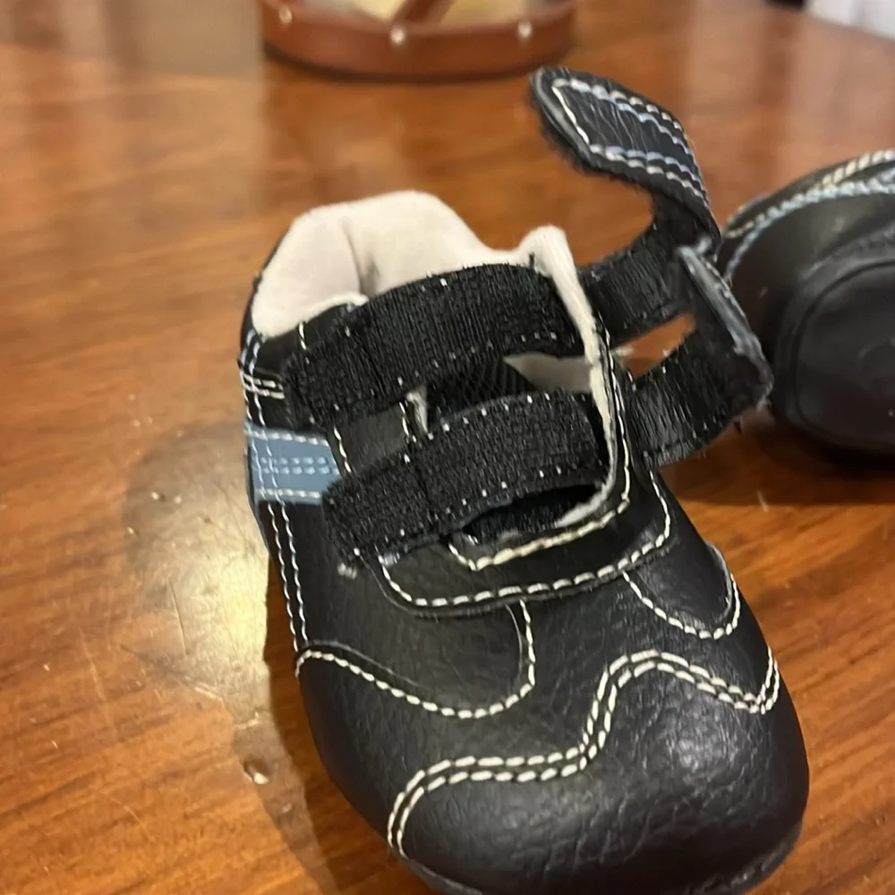 Circo Abubu Baby Infant Shoes Sneakers Hook and Loop navy Boys Size 4